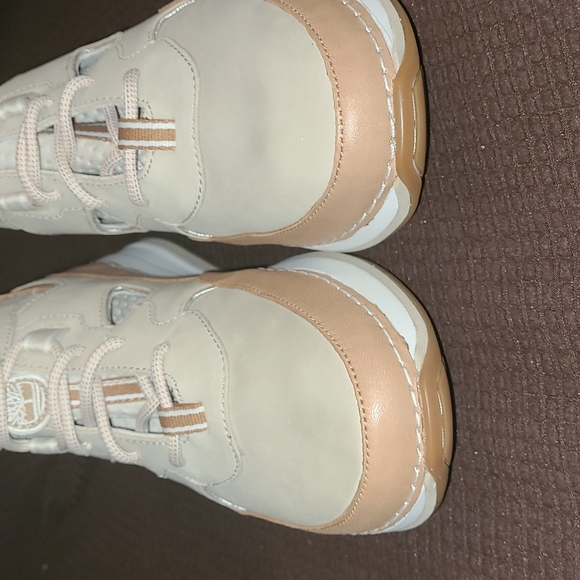New Timberland "Timberloop" mid Hiker light beige nubuck sizes 7 and 7.5 - Picture 3 of 9